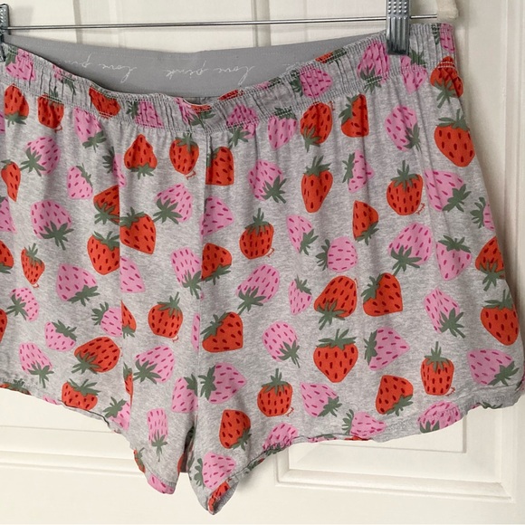 Victorias Secret Love PINK Strawberry Valentines Sleepwear Short - Picture 4 of 9